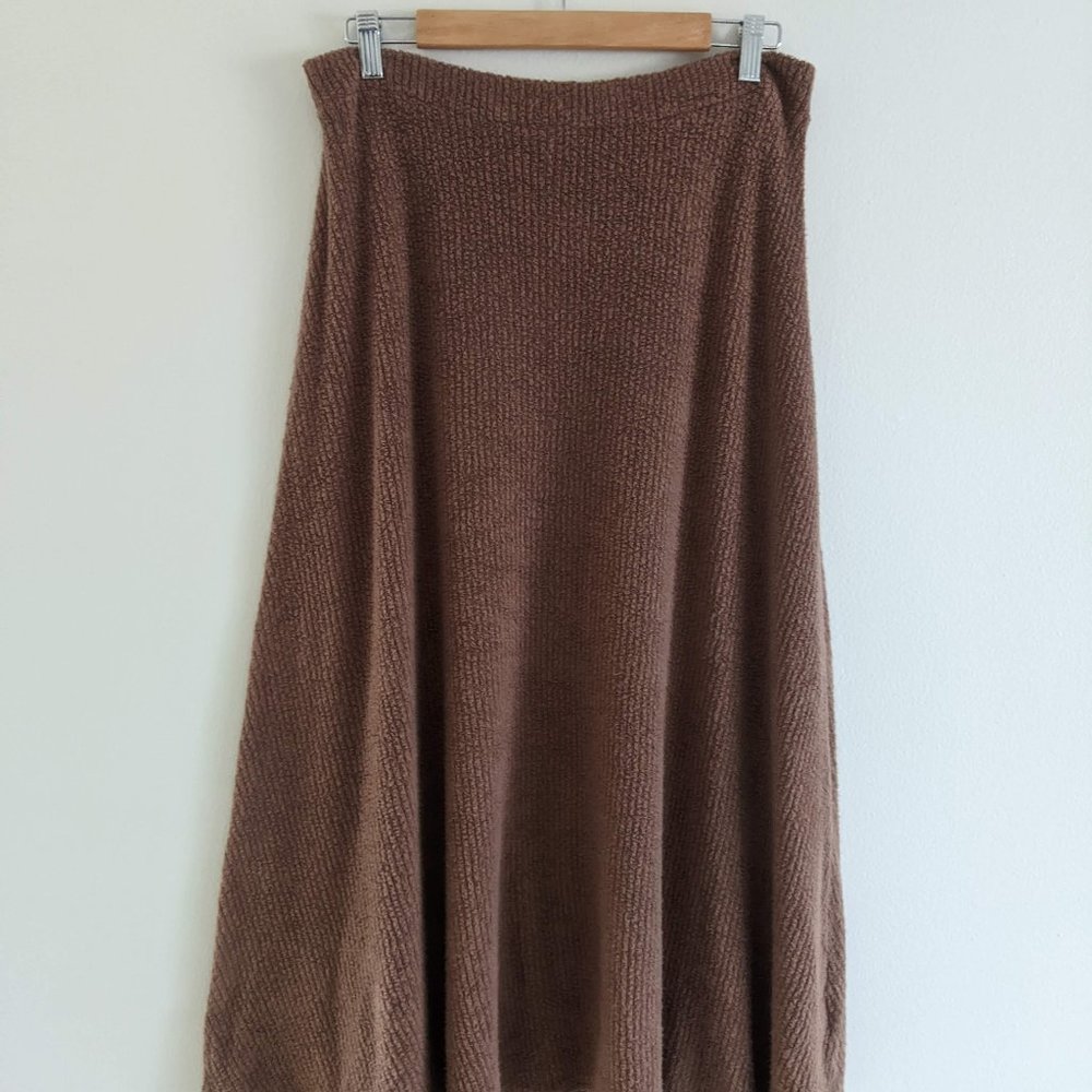Amour Vert cozy brown knitted skirt with elastic waist, Size L